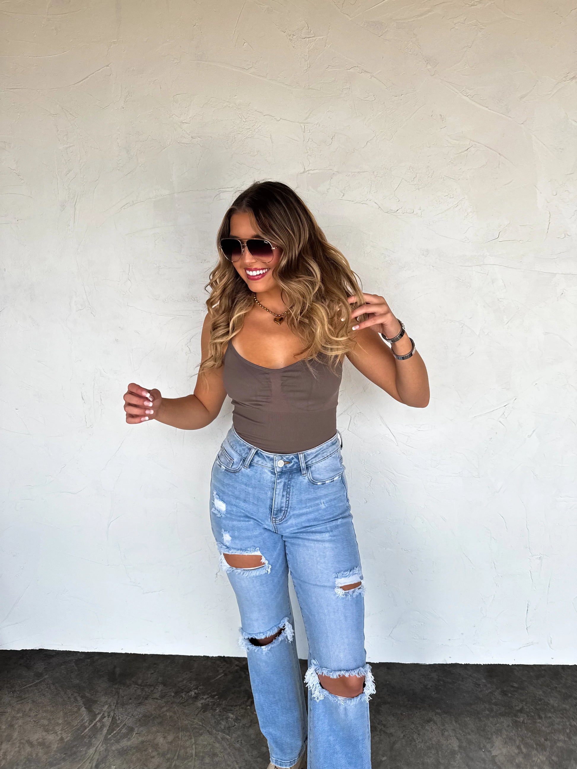 PREORDER- ASHLAND STRAIGHT LEG DISTRESSED JEANS