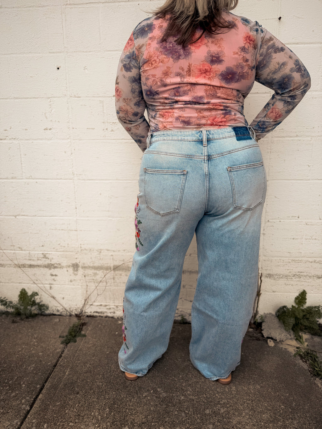 EVIE FLORAL EMBROIDERED JEANS