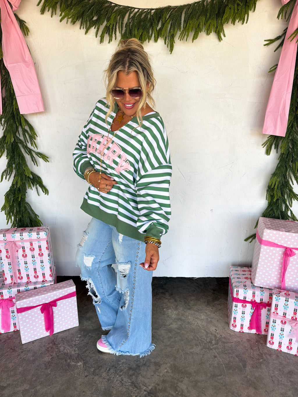 PREORDER- MERRY OVERSIZED PULLOVER