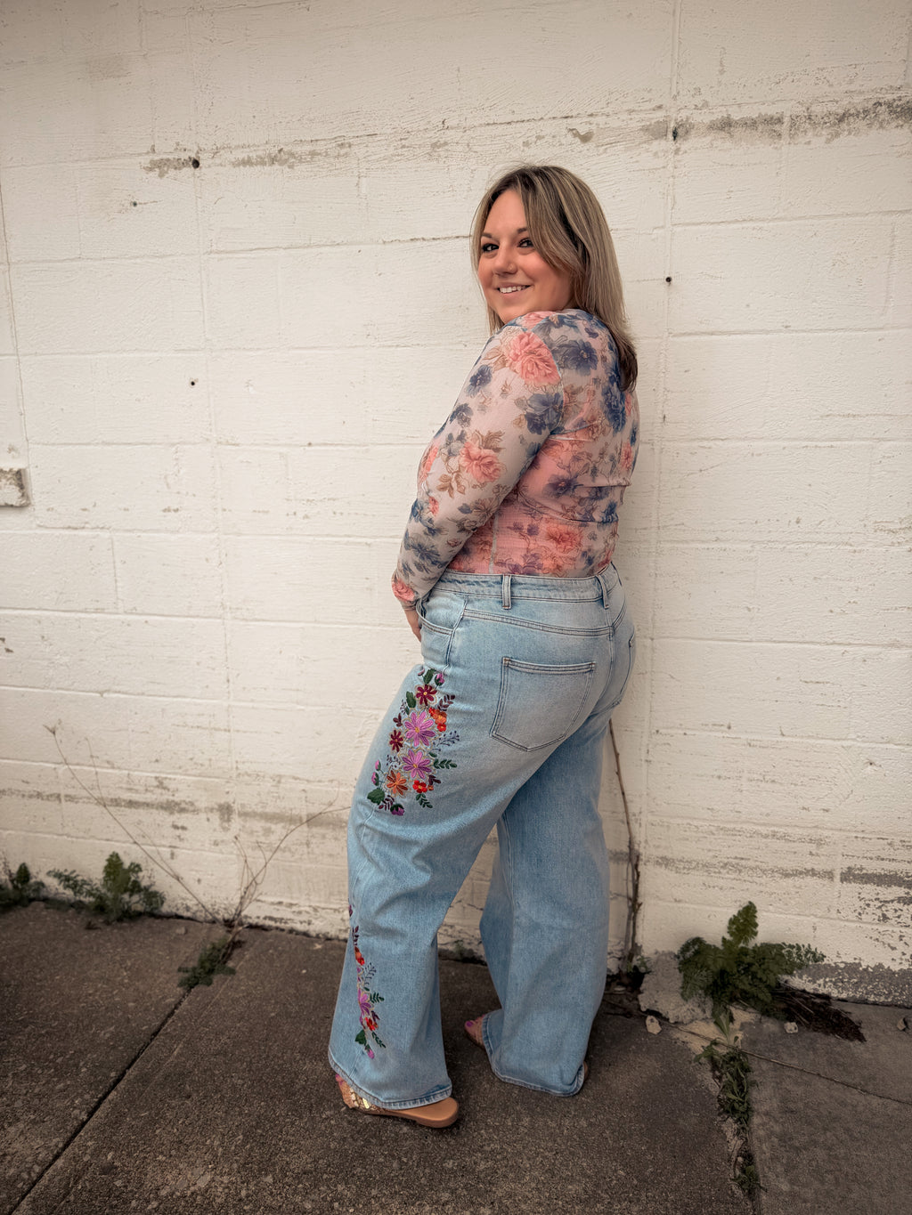 EVIE FLORAL EMBROIDERED JEANS